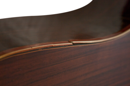 Cracked Acoustic Guitar Body Binding